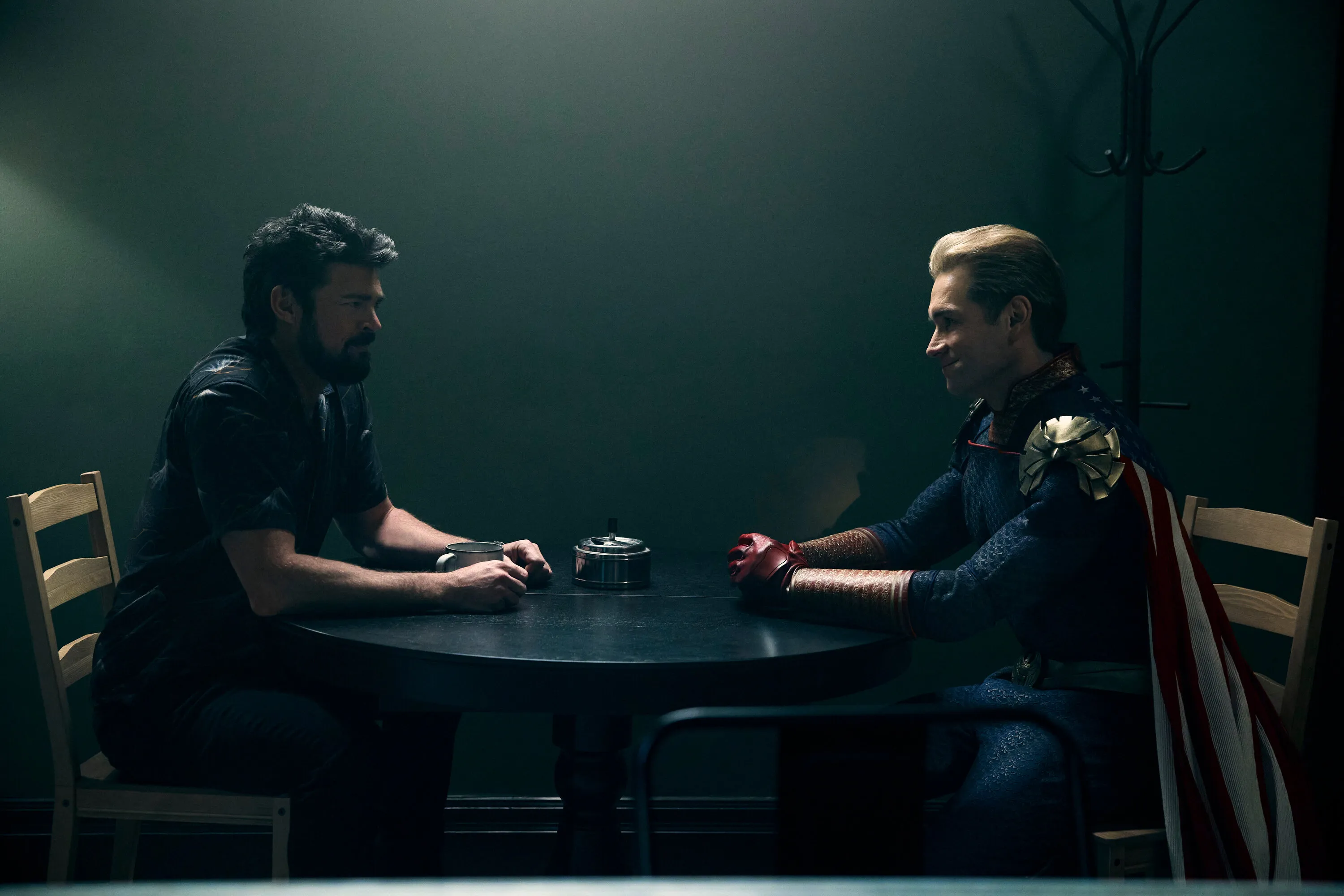 Кадр из сериала Пацаны